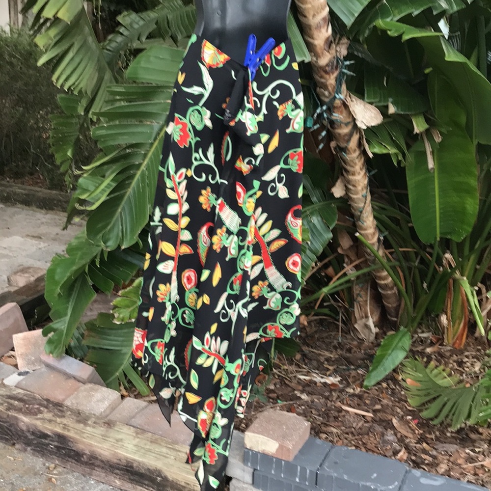Metro style asymmetric maxi skirt - Picture 5 of 9